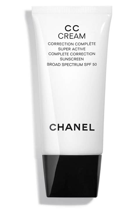 CC CREAM CHANEL Corrección Completa Súper Activa SPF 50 .